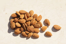 Carica l'immagine nel visualizzatore di Gallery, Mandorle Sgusciate - Varietà Tuono sacchetto da 1/2 kg