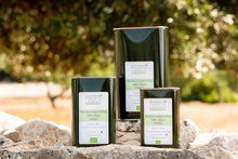 Carica l'immagine nel visualizzatore di Gallery, Olio Extravergine di Oliva biologico - lattine da 0,75 litri