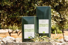 Carica l'immagine nel visualizzatore di Gallery, Olio Extravergine di Oliva biologico - lattine da 3 litri