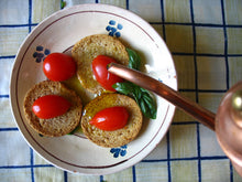 Carica l'immagine nel visualizzatore di Gallery, Olio extra vergine di oliva biologico - lattine da 0,250 litri